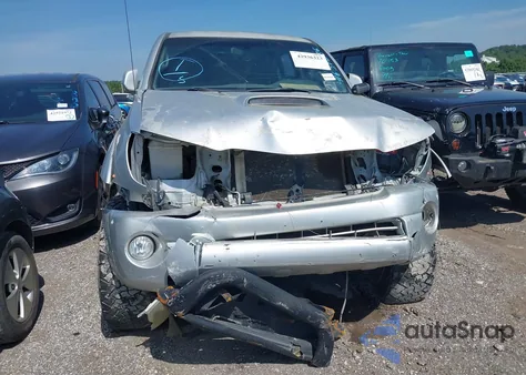 2007 Toyota Tacoma Base V6 z USA, uszkodzony, nr VIN 3TMLU42N87M013104